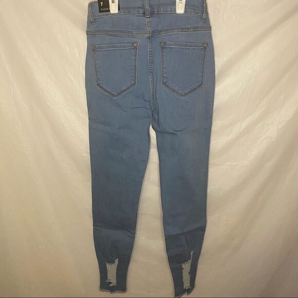 Fashion Nova Skinny Jeans Size 7 - Picture 2 of 5